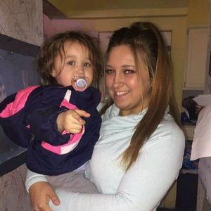 Meet your Posher, Larissa